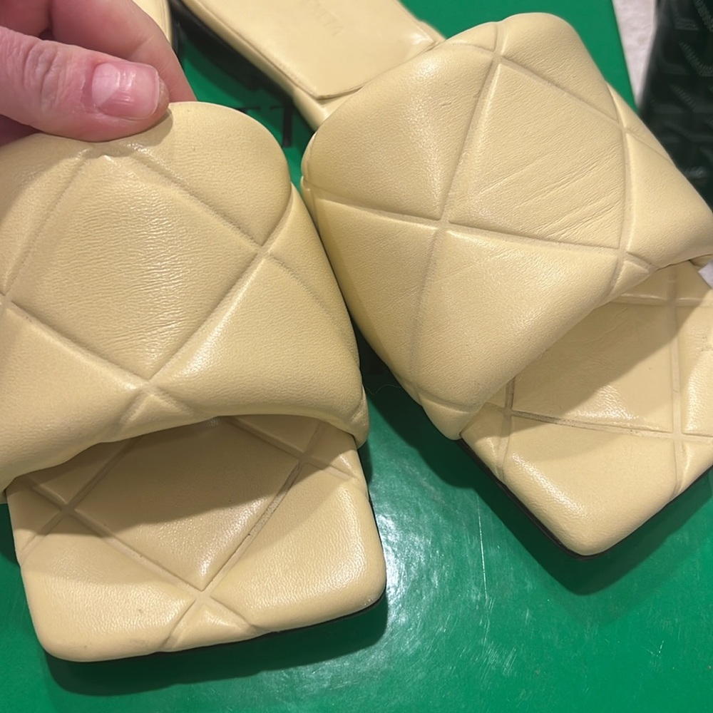 EUCWB Bottega Veneta Lido Sandal